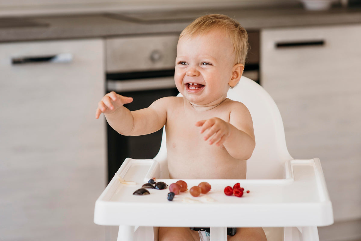 Quelle quantité doit manger un bébé selon son âge ? Le guide de 4 mois à 3 ans