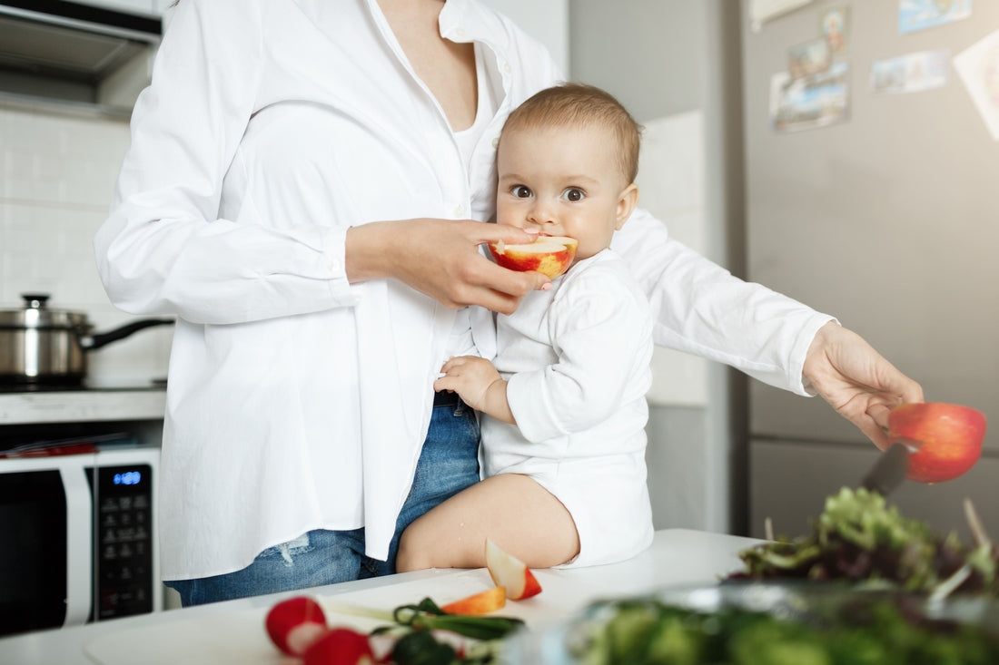 Bébé refuse les morceaux : 7 solutions qui fonctionnent vraiment