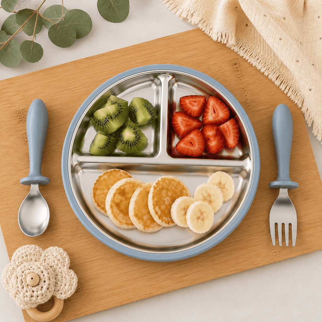 assiette bébé inox silicone compartimentée avec couverts cuillère et fourchette ensemble bébé 