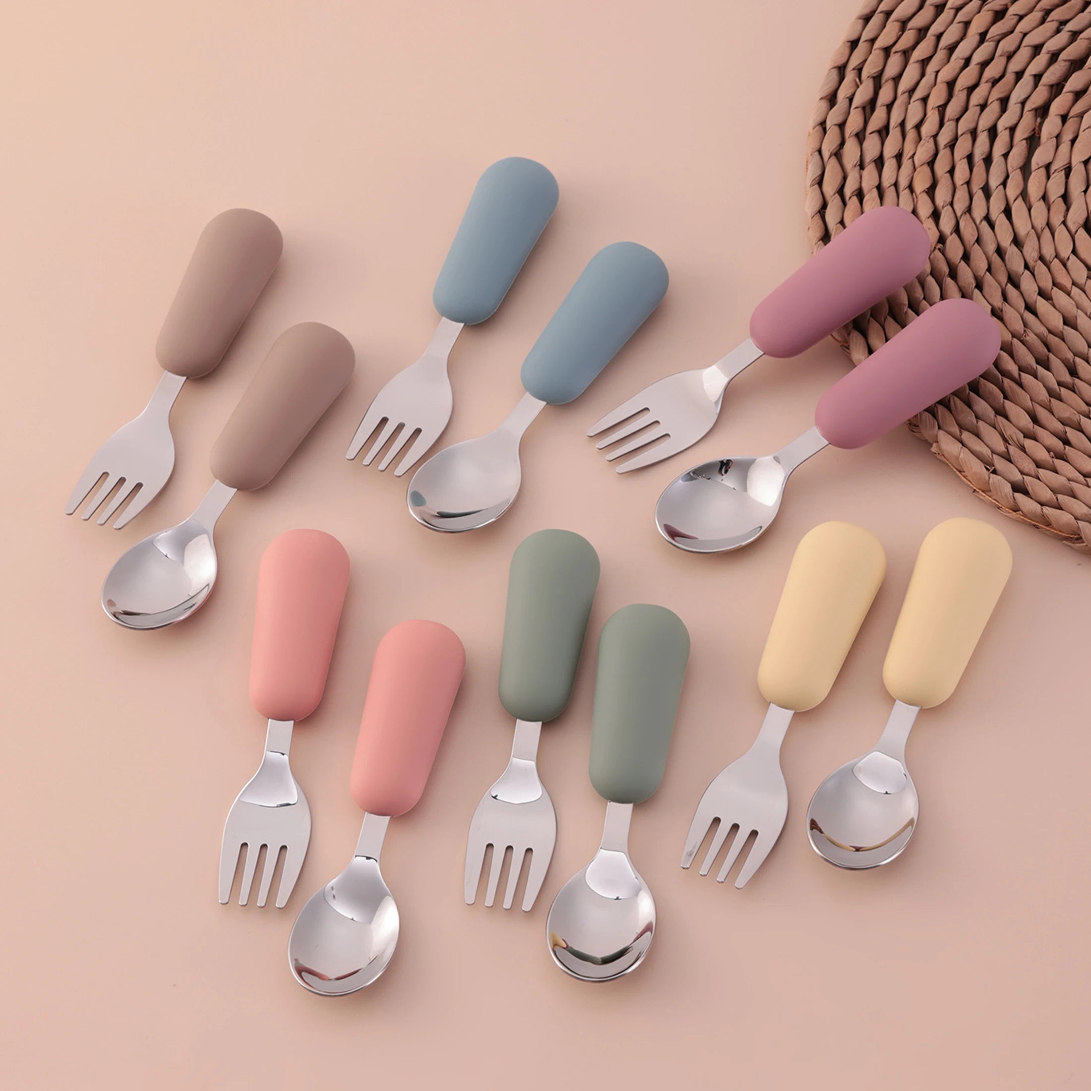 couverts bébé inox et silicone cuillère et fourchette apprentissage