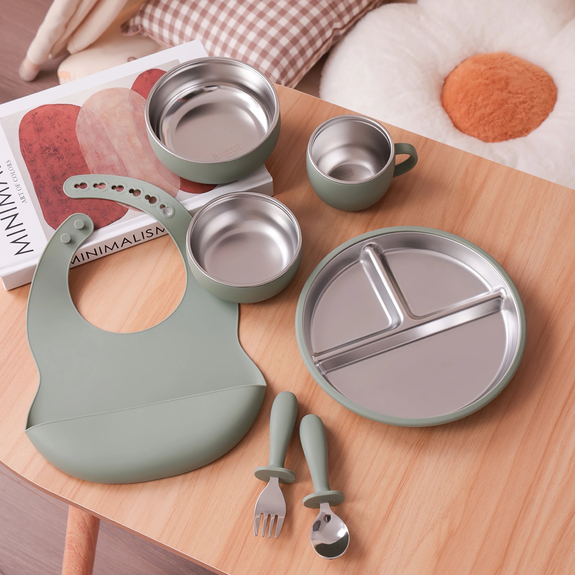 vaisselle bébé complète silicone inox avec bavoir assiette bol tasse
fuite
