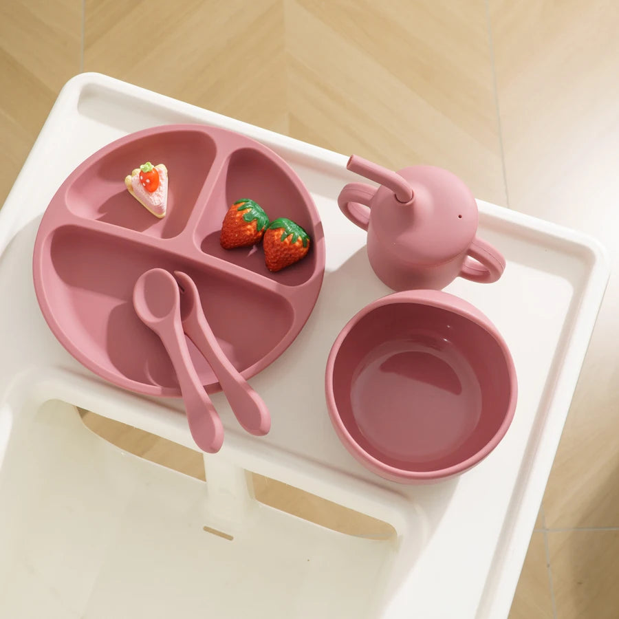 set repas bébé silicone antidérapant 5 pièces  assiette bol tasse couverts