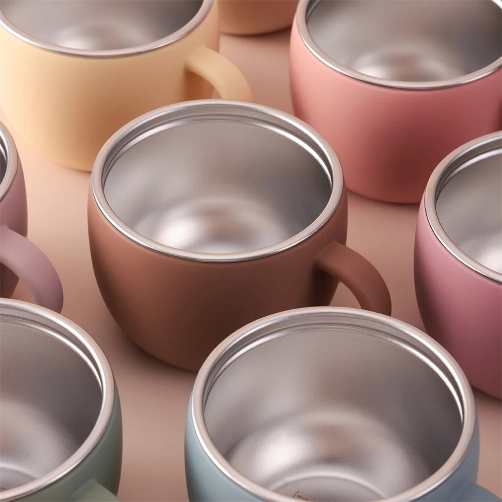 tasse bébé  en inox avec revêtement silicone antidérapant